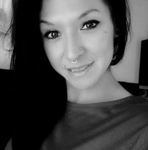 Meet your Posher, Chrissy